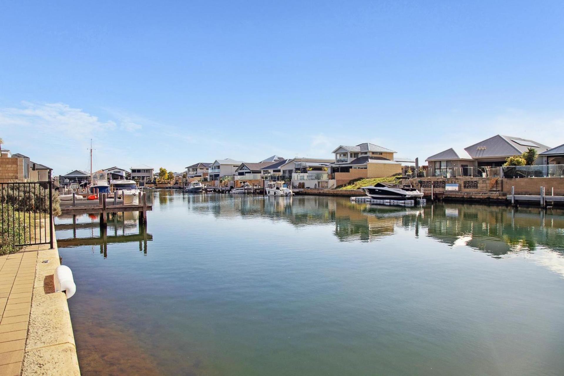 Luxury Waterfront Canal Estate With Private Jetty Villa Mandurah Exterior foto