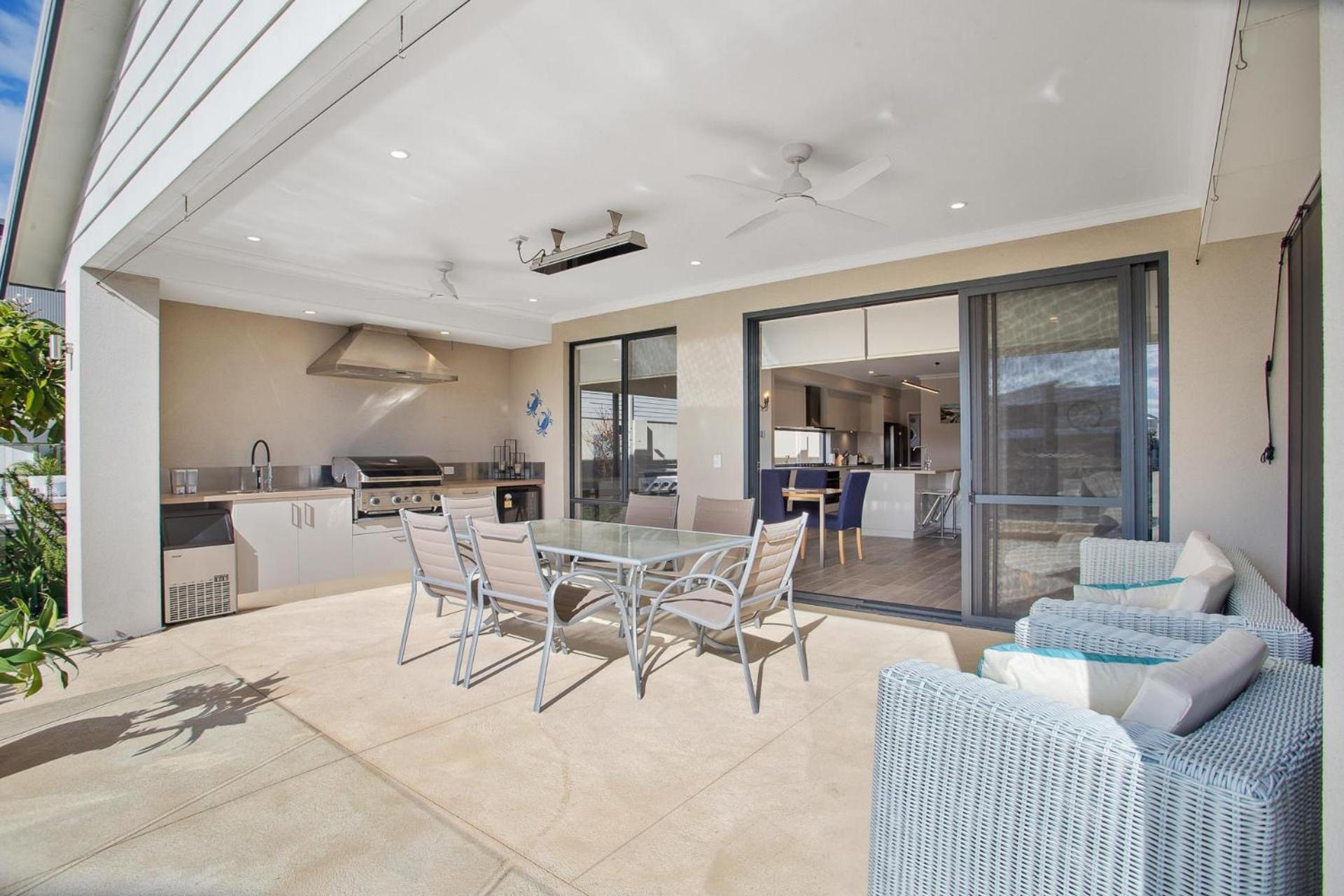 Luxury Waterfront Canal Estate With Private Jetty Villa Mandurah Exterior foto